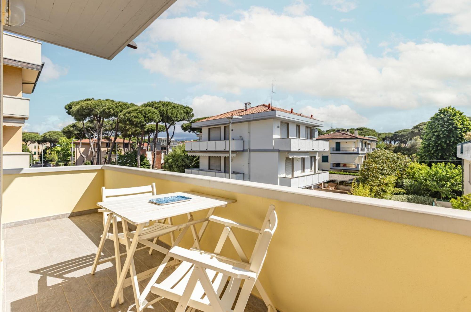 Comfy Apartment With Private Parking Near The Beach! Βιαρέτζιο Εξωτερικό φωτογραφία
